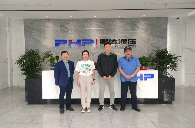 Indonesiska kunder besöker PHP för att utforska nya möjligheter för SMC Press Cooperation