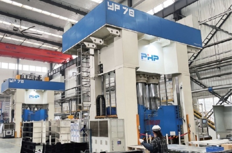Hur förbättrar termoplastpressar precisionen och effektiviteten vid plastgjutning?